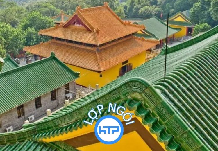 Mái ngói đã hoàn thiện và chờ bàn giao