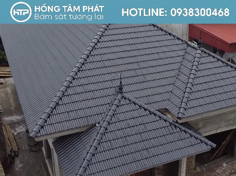 Đội thợ giỏi Lợp Ngói Chống Nóng cẩn thận từng khoảng cách li tơ