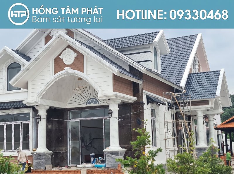 Quy trình Lợp Ngói Mái Nhật Đẹp cẩn trọng từ khâu lắp khung kèo thép.