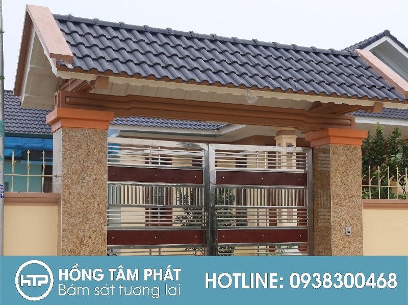 Đội thợ HTP Lợp Ngói Cổng tỉ mỉ giúp gia tăng tính thẩm mỹ nhà.