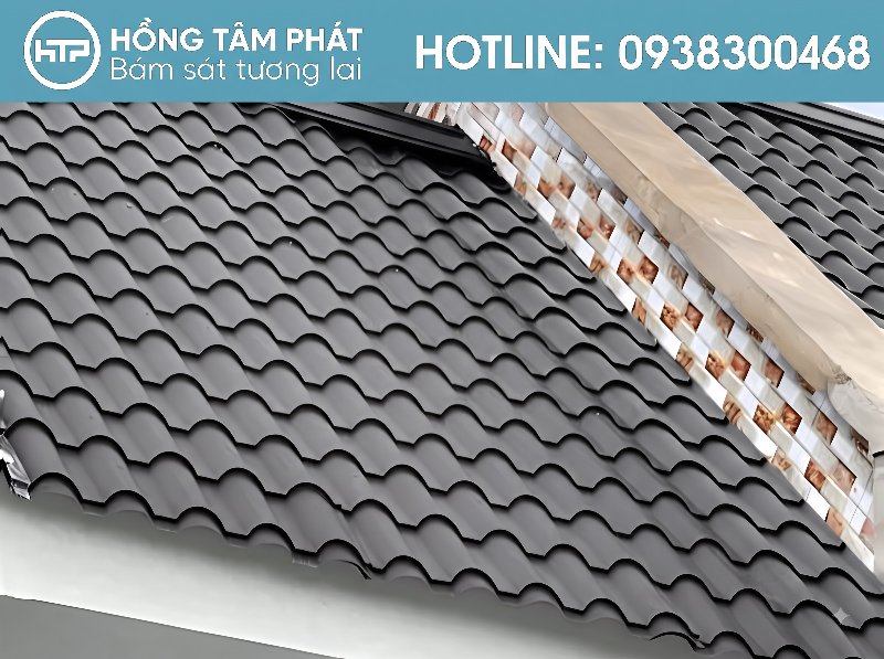 Bí quyết trong Cách Lợp Ngói Sóng giúp khớp nối chặt chẽ và an toàn.