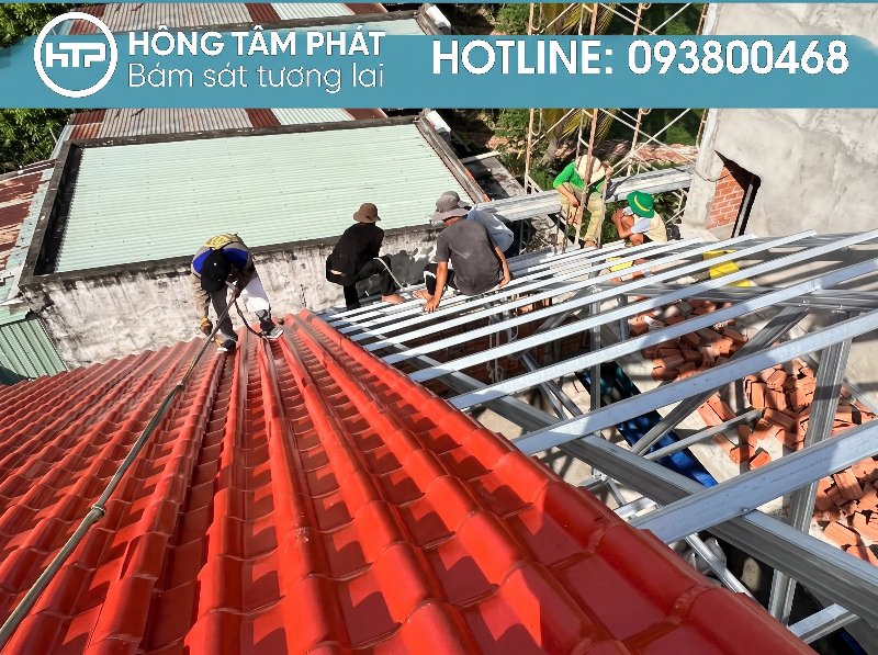 Mẹo hay trong Cách Lợp Tôn Giả Ngói chống giông lốc hiệu quả.