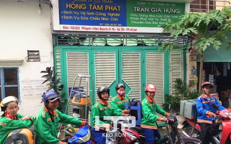 Đội ngũ làm ron HTP trang bị đầy đủ dụng cụ, máy móc hiện đại trước khi thực hiện dự án