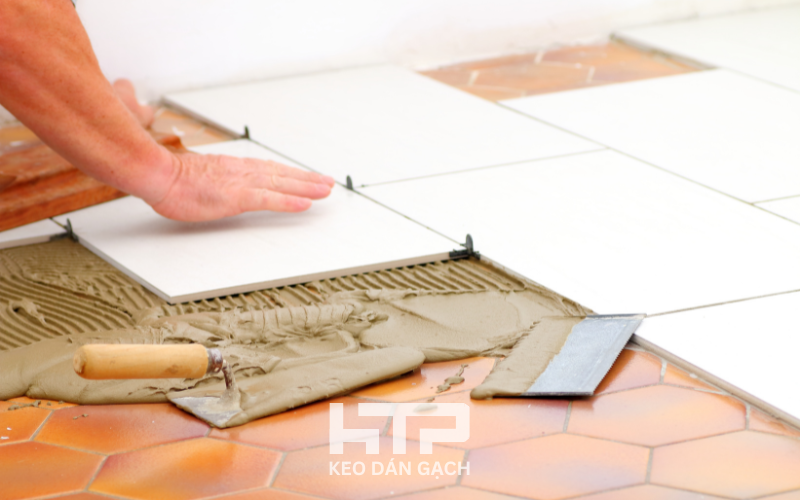 Keo dán gạch men cho phép người dùng ốp gạch chồng gạch tiện lợi