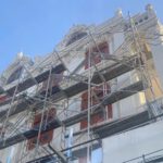 Thi công phù điêu mái và cửa sổ biệt thự phong cách Châu Âu.