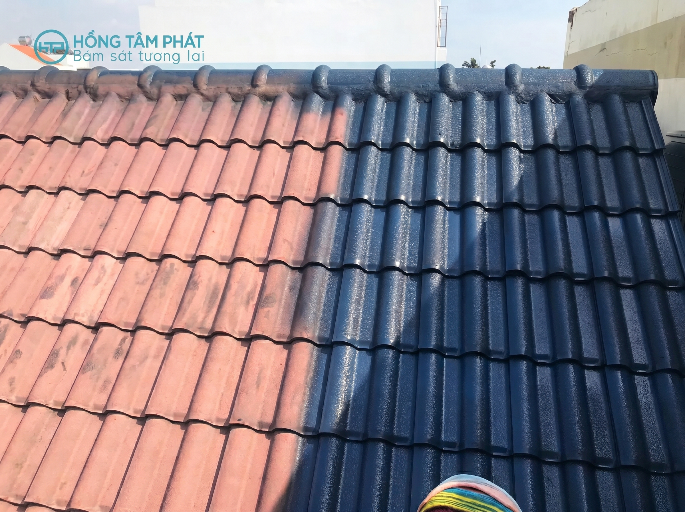 Chia sẻ tại sao phải sơn mới mái ngói để chống rêu mốc.