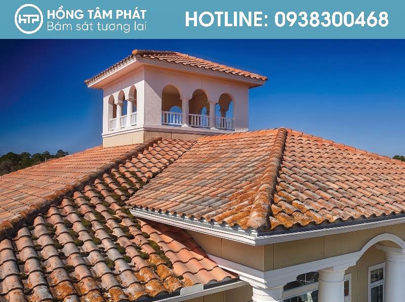 Việc bảo trì mái ngói định kỳ giúp kéo dài tuổi thọ cho ngôi nhà.