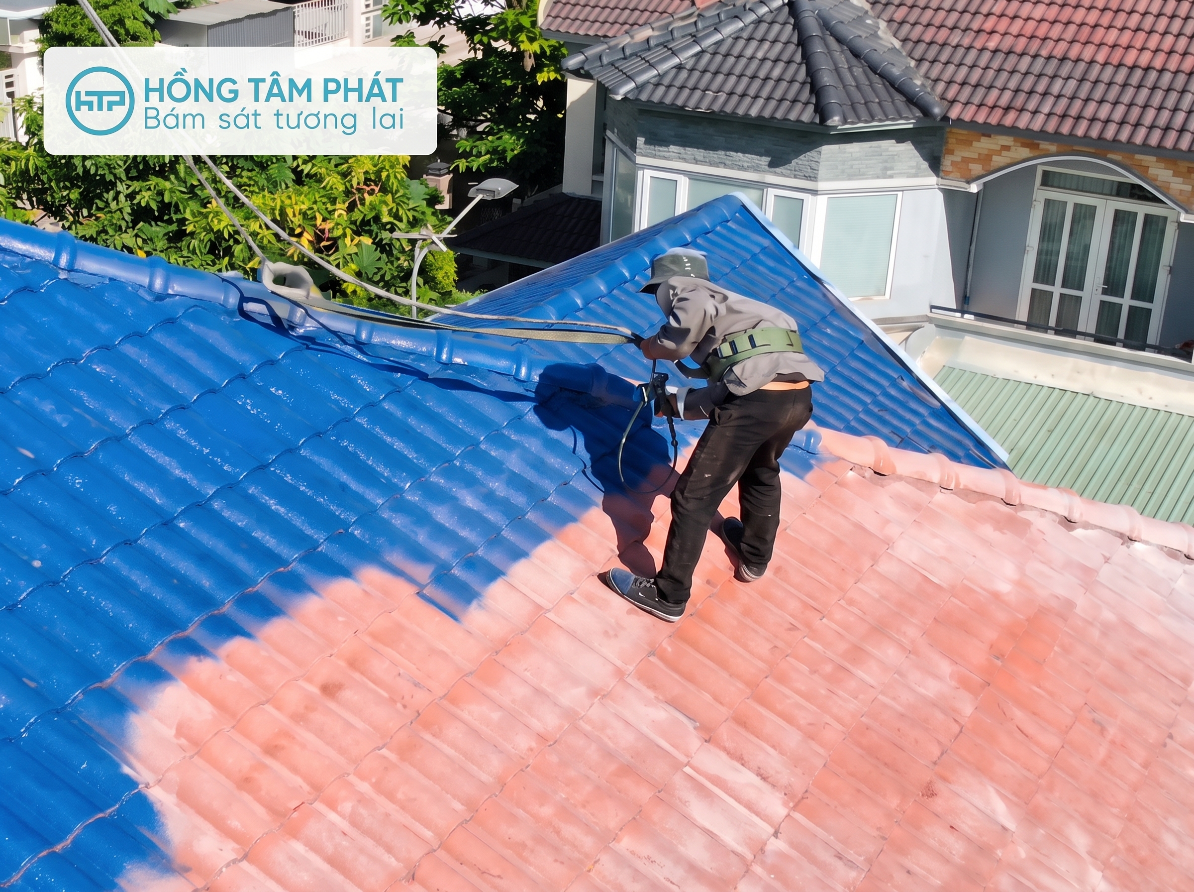 Công trình hoàn mỹ sau khi dùng vật liệu sơn cho mái ngói của Hồng Tâm Phát.