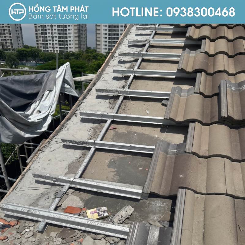 Quy trình xử lý sửa chữa và chống thấm dột mái ngói tận gốc.