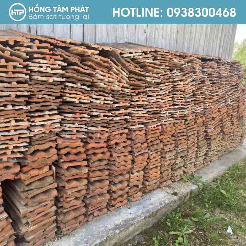 Đội ngũ thu mua ngói cũ hỗ trợ vận chuyển trọn gói cho gia chủ.