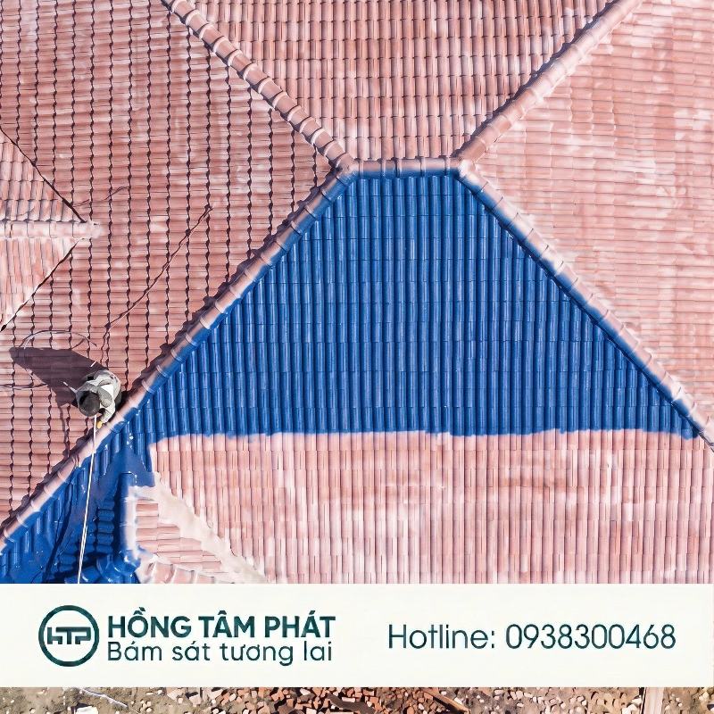 Mái nhà đẹp hoàn hảo sau khi Thi Công Sơn Mái Ngói Tại Bình Dương trọn gói.