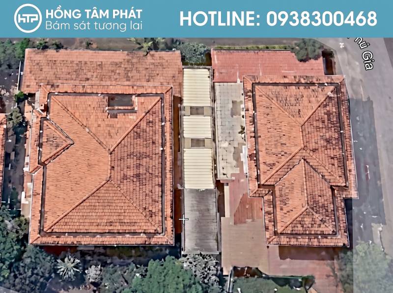 Ảnh chụp vệ tinh cũ lưu giữ hình ảnh ban đầu của công ty mái ngói.