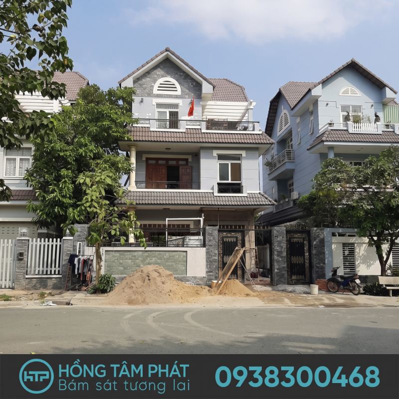 Dịch vụ Thi Công Sơn Mái Ngói Tại Đồng Nai chuyên nghiệp của Hồng Tâm Phát.