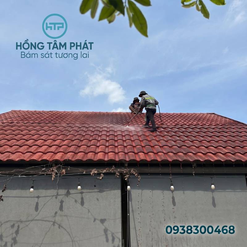 Mái nhà phố được hồi sinh xuất sắc nhờ CHUYÊN GIA PHỤC HỒI MÁI NGÓI của HTP.