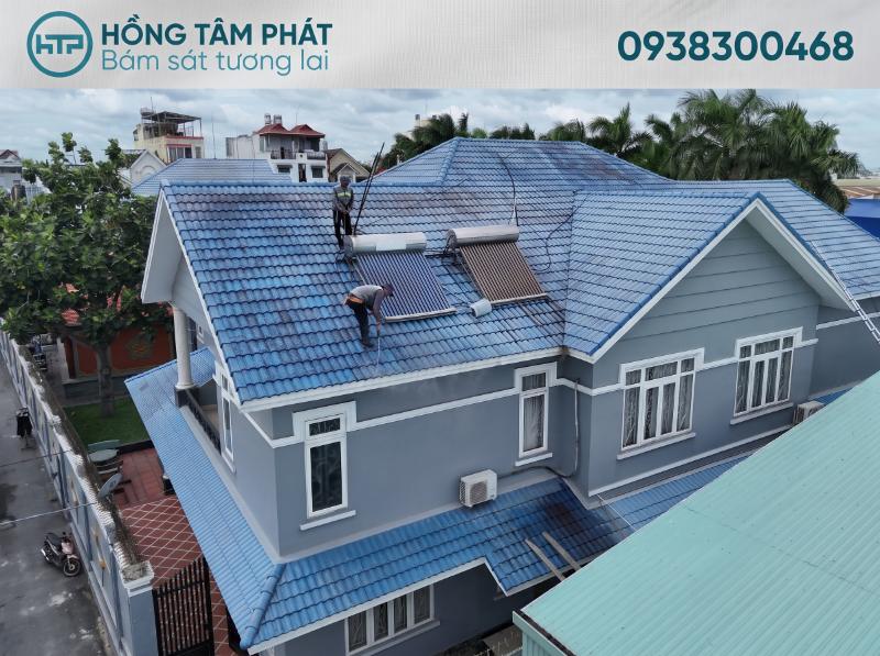 Giải pháp Vệ Sinh Mái Ngói Tại HCM giúp loại bỏ triệt để mảng bám lâu năm.