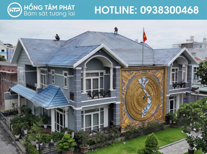 Quy trình Vệ Sinh Mái Ngói biệt thự giúp mái nhà sạch bong rêu mốc tối ưu.