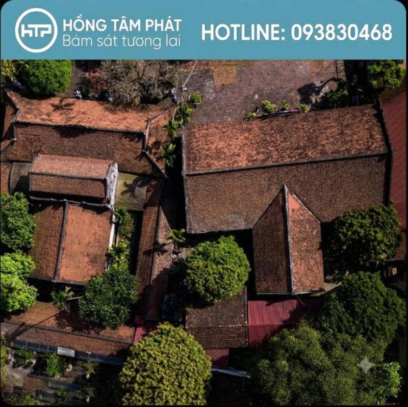 Quá trình tháo dỡ nhà cổ có ngói cần đảm bảo an toàn tuyệt đối.