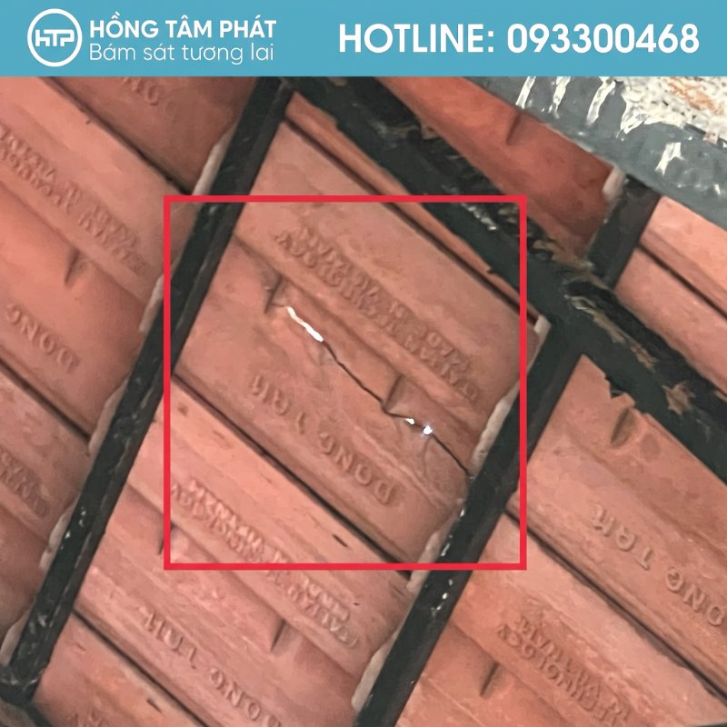 Thay thế ngói nứt hư hỏng – Đảm bảo độ kín khít hoàn hảo.