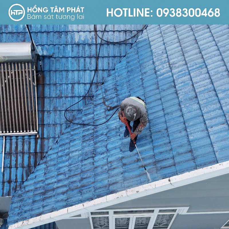 Chuyên gia phục hồi mái ngói chương 4 chi tiết về khâu sơn lót.