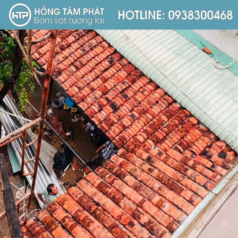 Lưu ý quan trọng khi tháo dỡ nhà cổ có ngói để tránh vỡ ngói cổ.