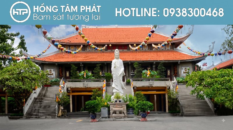 Mái ngói nhà chùa đẹp tôn vinh nét kiến trúc phật giáo cổ.