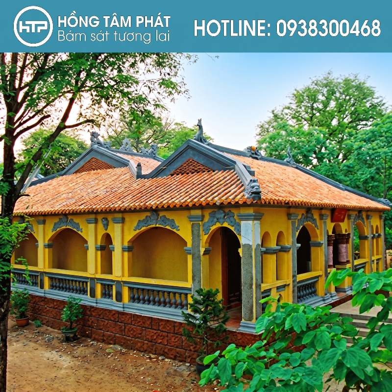 Mái ngói nhà chùa đẹp mang lại vẻ tôn nghiêm cho chốn thiền môn.