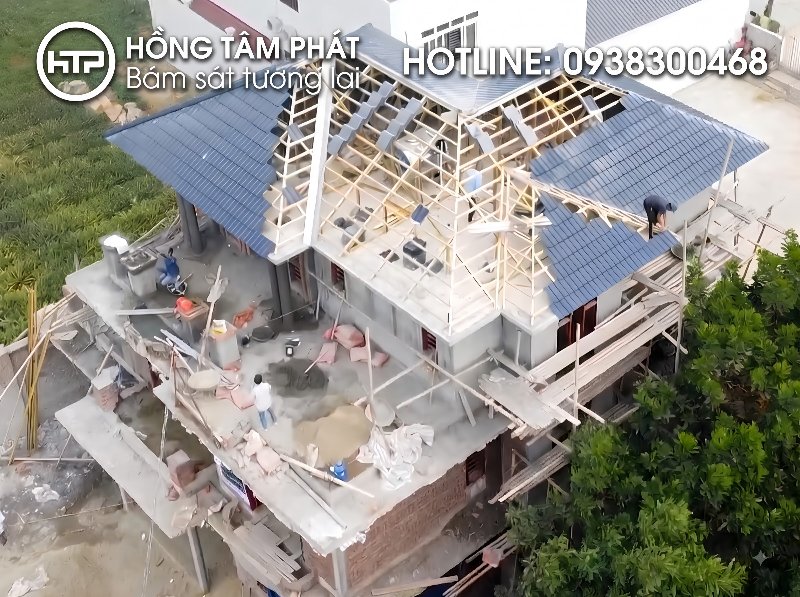 Khảo sát công trình tận nơi trước Thi Công Mái Ngói Biệt Thự trọn gói.