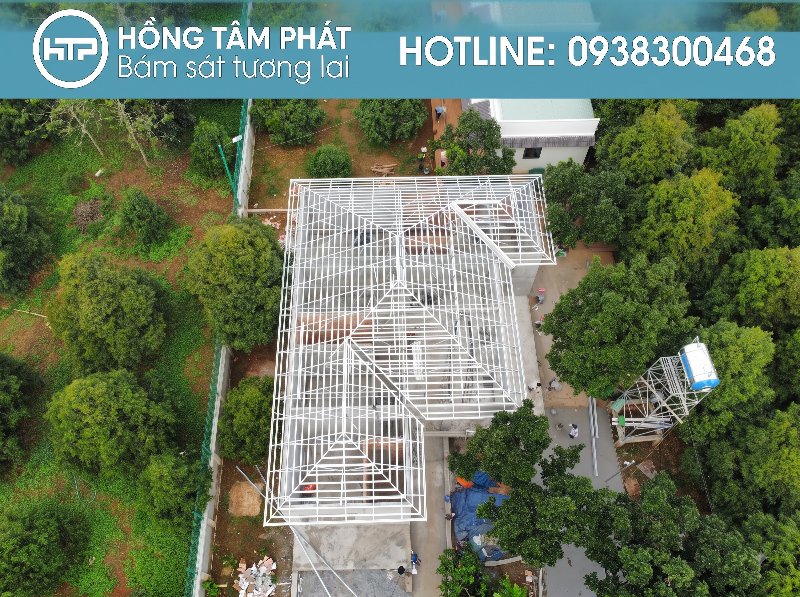 Đảm bảo an toàn lao động trong suốt quá trình Thi Công Lợp Ngói Mới.