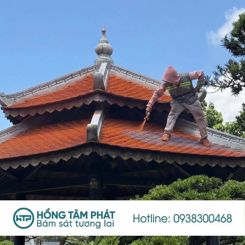 Dịch vụ Sơn Phục Hồi Mái Ngói Sân Vườn uy tín từ Hồng Tâm Phát.