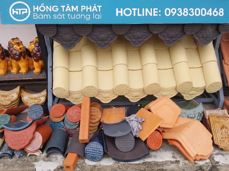HTP tự hào Bán Ngói Các Loại Tại HCM độ bền màu vượt trội cùng thời gian.
