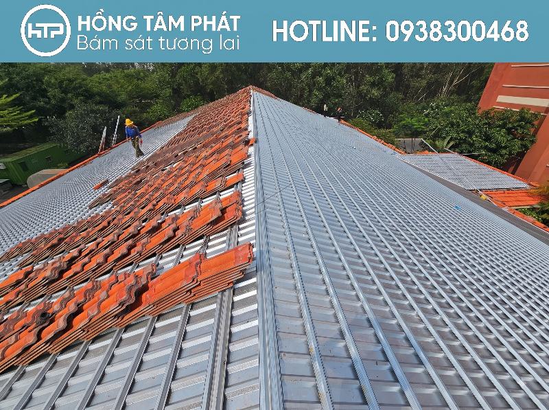 Công Ty Phân Phối Ngói Tại HCM HTP sở hữu kho bãi rộng lớn trữ lượng cao.