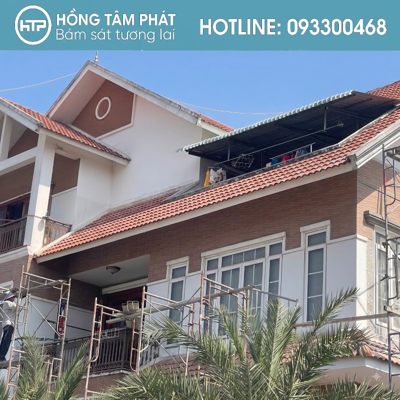 Hình ảnh thực tế Vệ Sinh Và Sơn Mái Ngói Biệt Thự Dĩ An hoàn thiện.