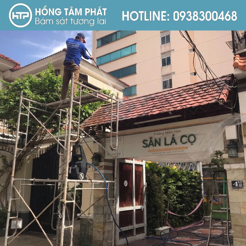 Hồng T&acirc;m Ph&aacute;t nhận Sơn Phục Hồi M&aacute;i Ng&oacute;i Trường Mầm Non gi&aacute; rẻ.