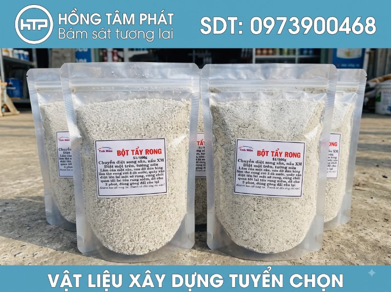 Lưu ý quan trọng về an toàn khi sử dụng hóa chất tẩy rong rêu tránh dính vào mắt da.