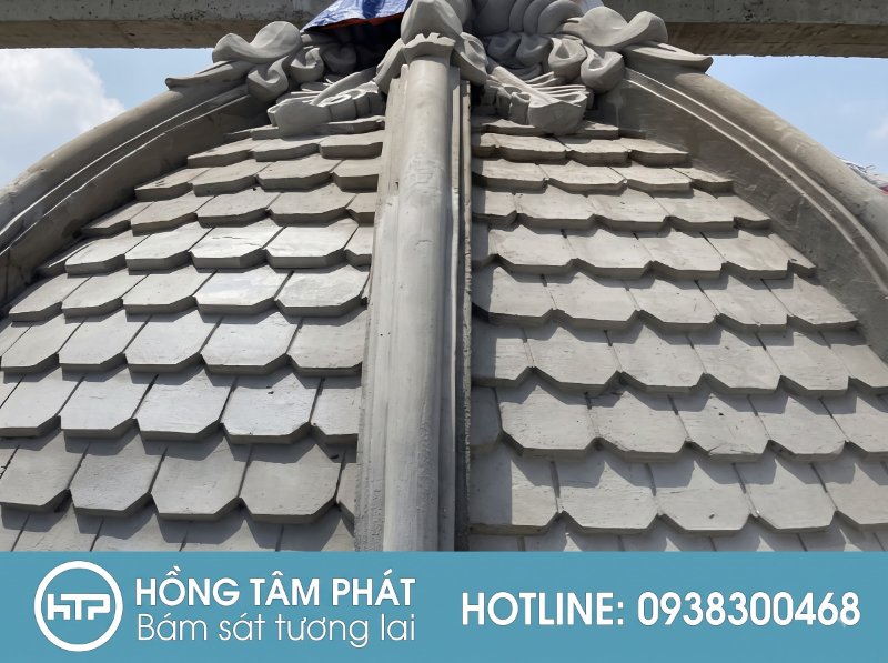 Đội ngũ thợ tay nghề cao chuyên thực hiện ngói đắp bằng bê tông đẹp và chuẩn xác.